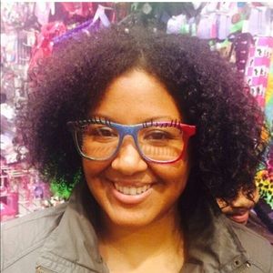 Meet your Posher, Carla